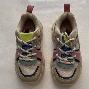 Zara girl sneakers size 11